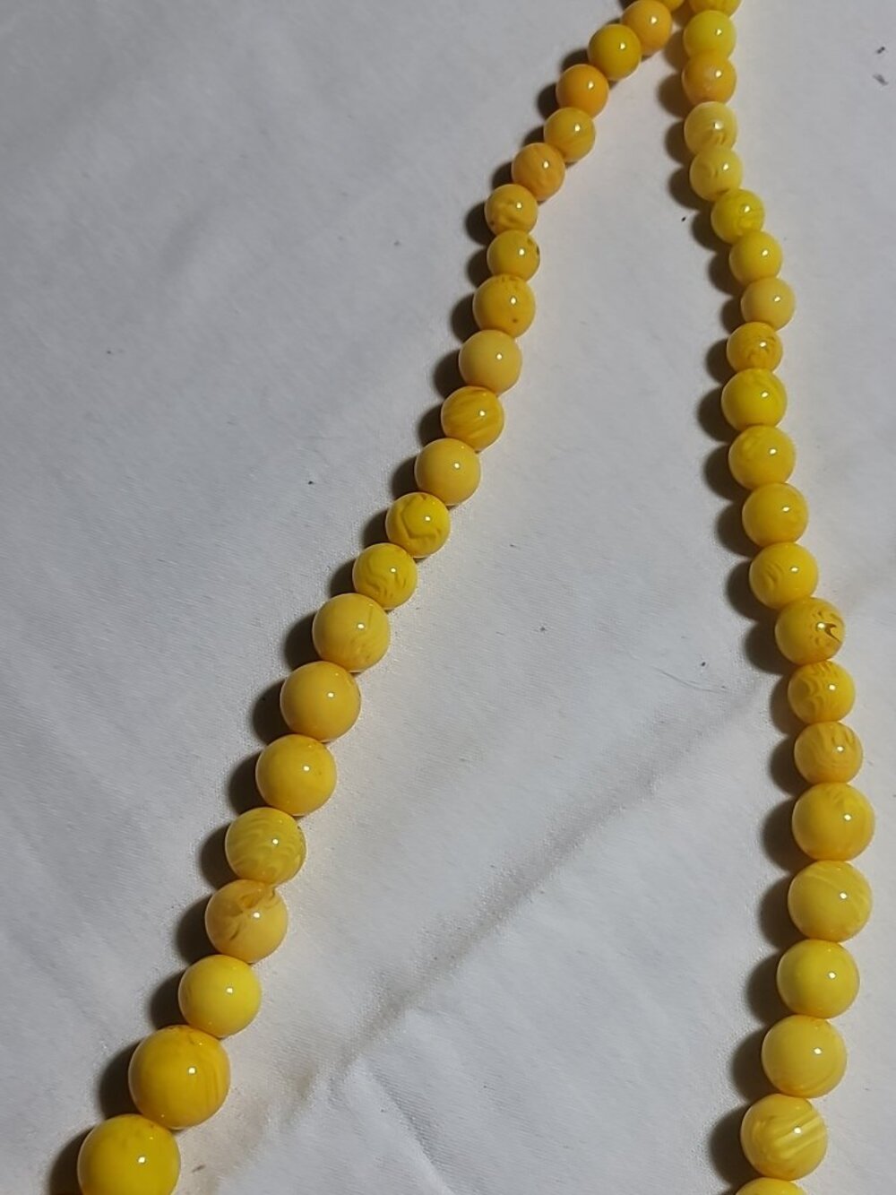 Vintage-Yellow Plastic Beaded Necklace Cable Chain Lobster Clasp Adjustable